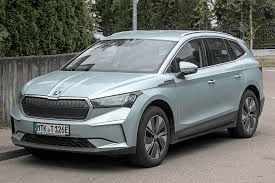 Škoda Enyaq – modro-zelený elektrický SUV s LED svetlami